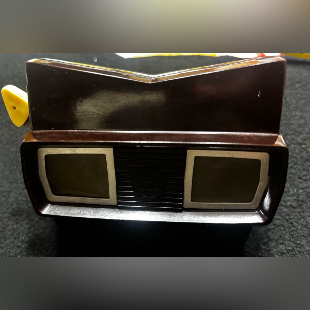 Vtg 1950’s Sawyer's View Master with 14 reels. Working! And reels are so Cool!!